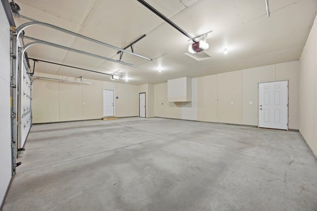 2216 10th Court W, West Fargo, ND 58078