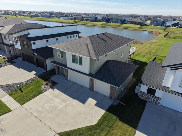 2216 10th Court W, West Fargo, ND 58078