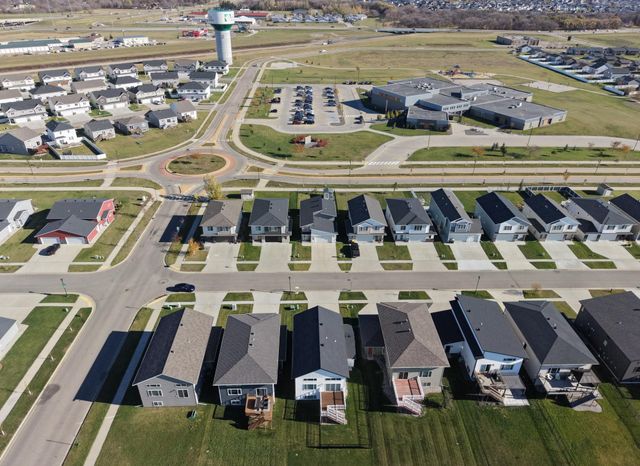 2216 10th Court W, West Fargo, ND 58078