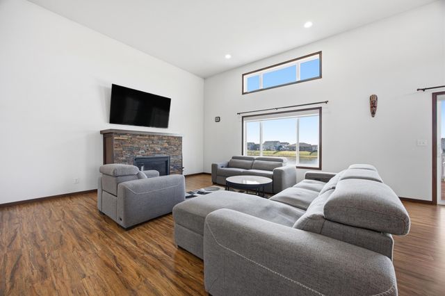 2216 10th Court W, West Fargo, ND 58078