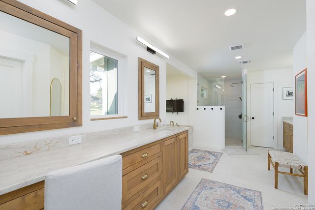 119 B Mountain Top Trl, Boerne, TX 78006