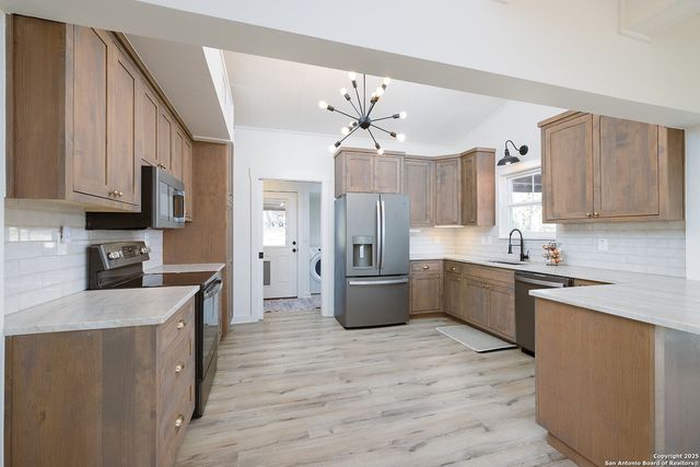 119 B Mountain Top Trl, Boerne, TX 78006