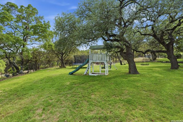 119 B Mountain Top Trl, Boerne, TX 78006