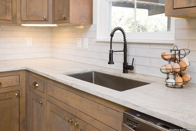 119 B Mountain Top Trl, Boerne, TX 78006