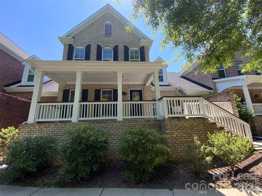 10220 Vanguard Parkway, Huntersville, NC 28078