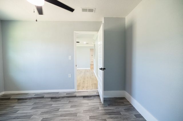 524 Ridgecrest Drive, Lewisville, TX 75067