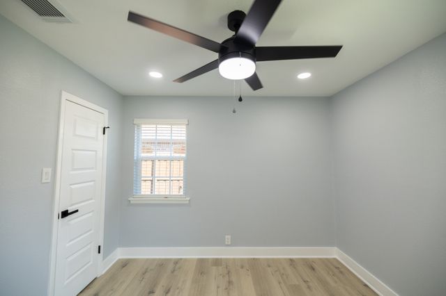524 Ridgecrest Drive, Lewisville, TX 75067