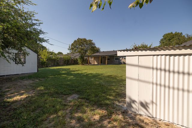 524 Ridgecrest Drive, Lewisville, TX 75067