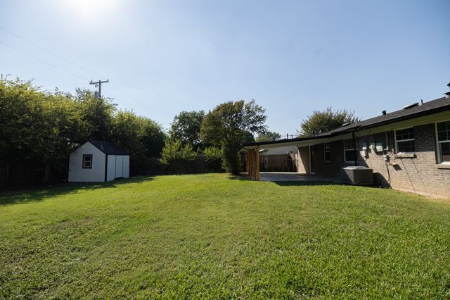 524 Ridgecrest Drive, Lewisville, TX 75067