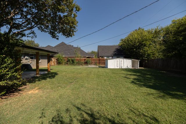 524 Ridgecrest Drive, Lewisville, TX 75067