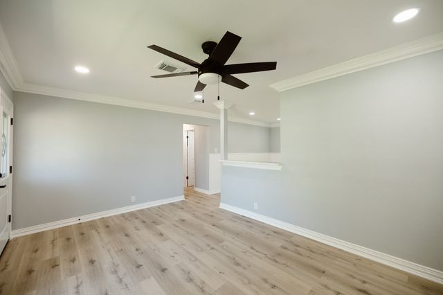 524 Ridgecrest Drive, Lewisville, TX 75067