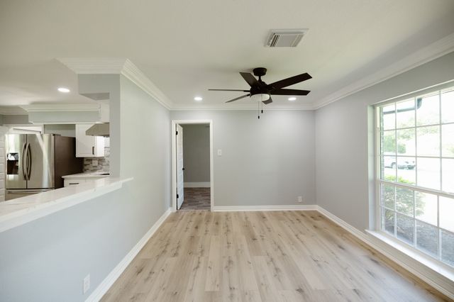 524 Ridgecrest Drive, Lewisville, TX 75067