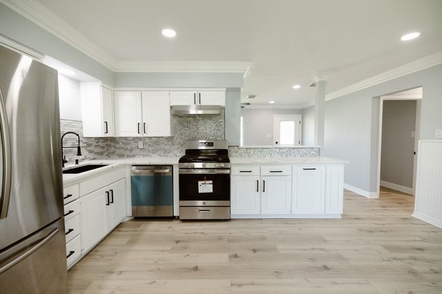 524 Ridgecrest Drive, Lewisville, TX 75067