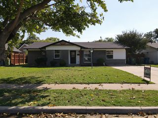 524 Ridgecrest Drive, Lewisville, TX 75067