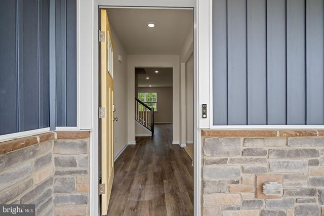 547 ATKINSON ST, Shenandoah Junction, WV 25442