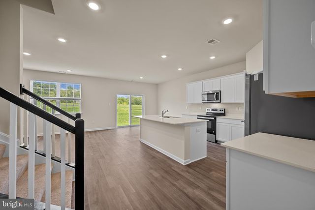 547 ATKINSON ST, Shenandoah Junction, WV 25442