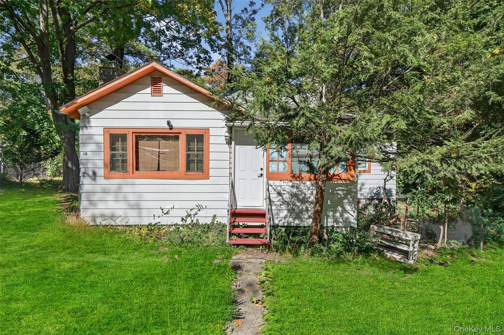 18 Paradise Trail, Monroe, NY 10950