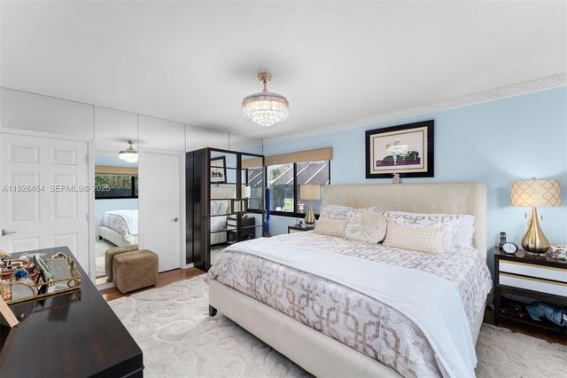 550 W 51st St, Miami Beach, FL 33140