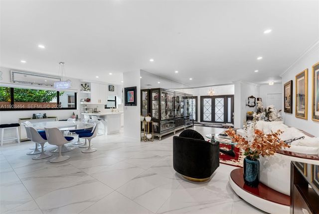 550 W 51st St, Miami Beach, FL 33140