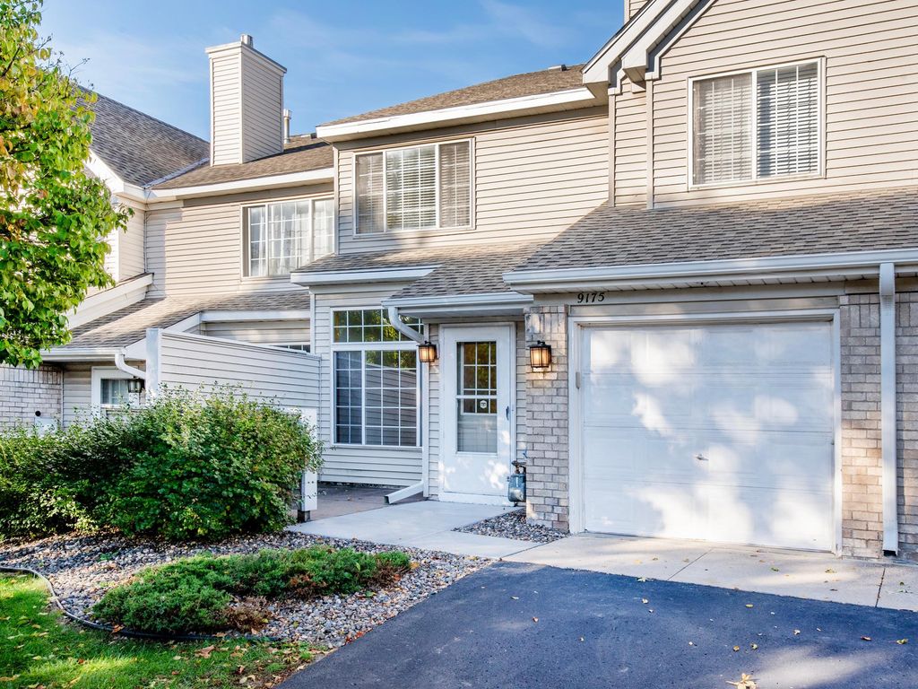 9175 Troon Court, Woodbury, MN 55125 — photo 2