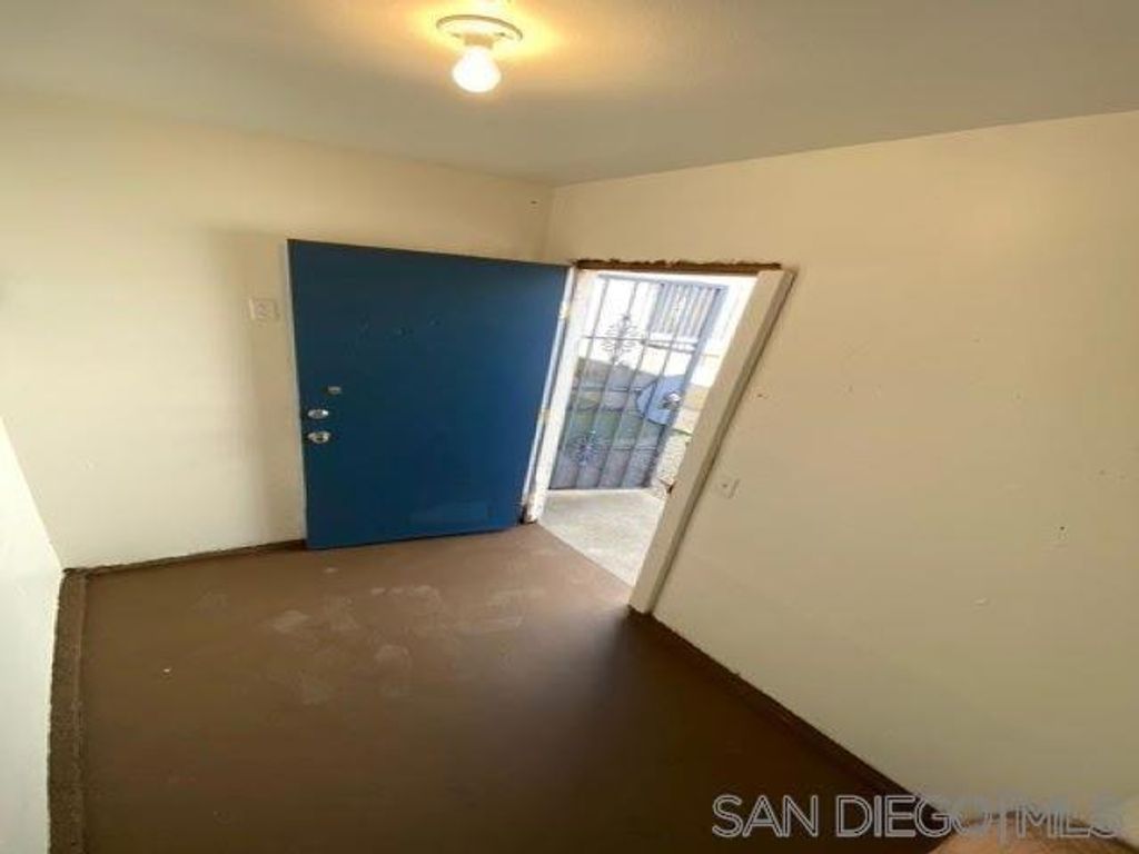 Image 10 of property listing at 341 Lansing Cir, Escondido, CA 92025