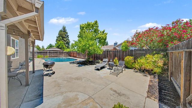 1240 Forest Dr, Turlock, CA 95380