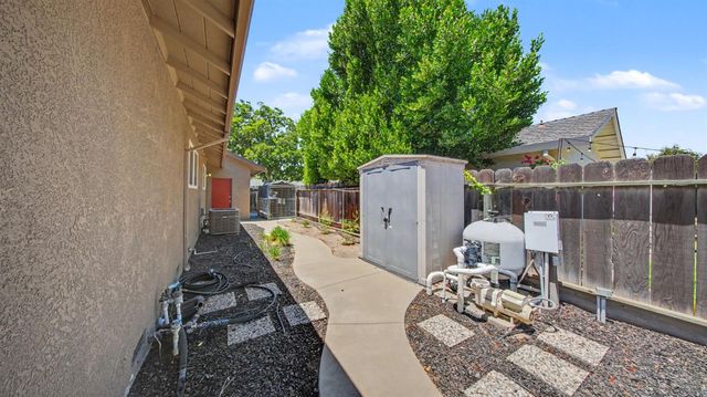 1240 Forest Dr, Turlock, CA 95380
