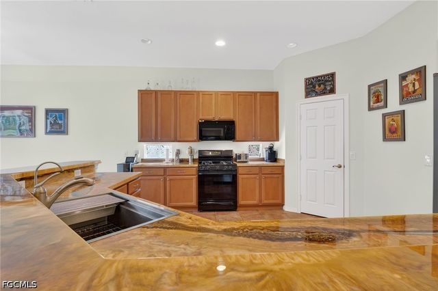 11801 Pine Timber LN, Fort Myers, FL 33913