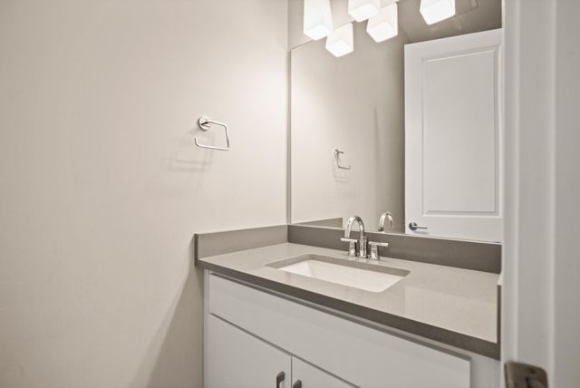 1730 Bunche RD A, Austin, TX 78721