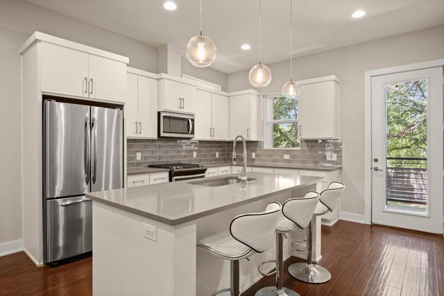 1730 Bunche RD A, Austin, TX 78721