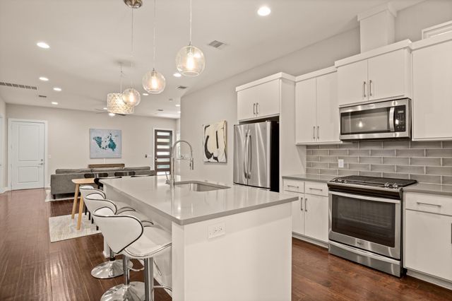 1730 Bunche RD A, Austin, TX 78721