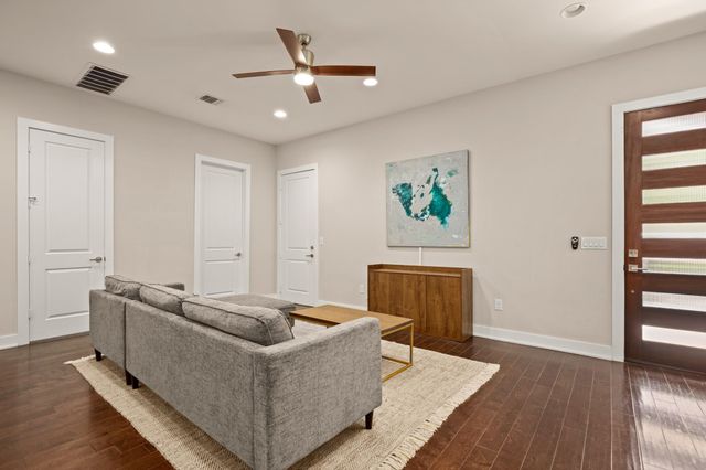 1730 Bunche RD A, Austin, TX 78721