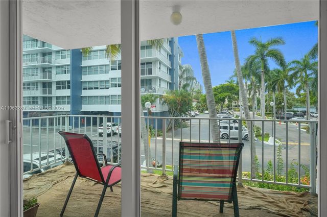 16558 NE 26th Ave 2A, North Miami Beach, FL 33160