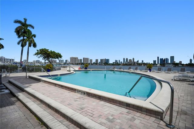 16558 NE 26th Ave 2A, North Miami Beach, FL 33160