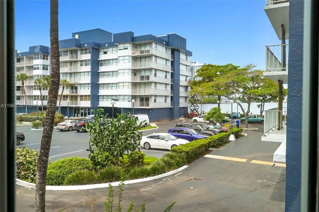 16558 NE 26th Ave 2A, North Miami Beach, FL 33160