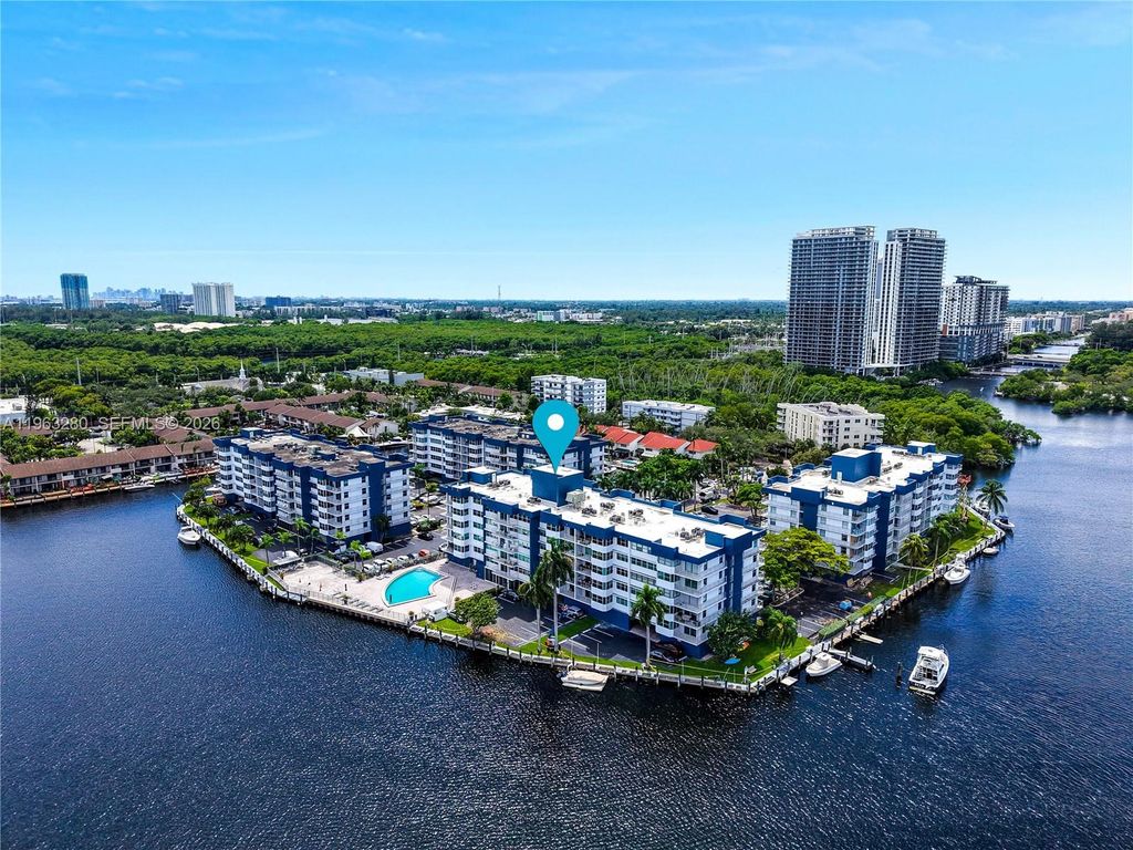 16558 NE 26th Ave 2A, North Miami Beach, FL 33160