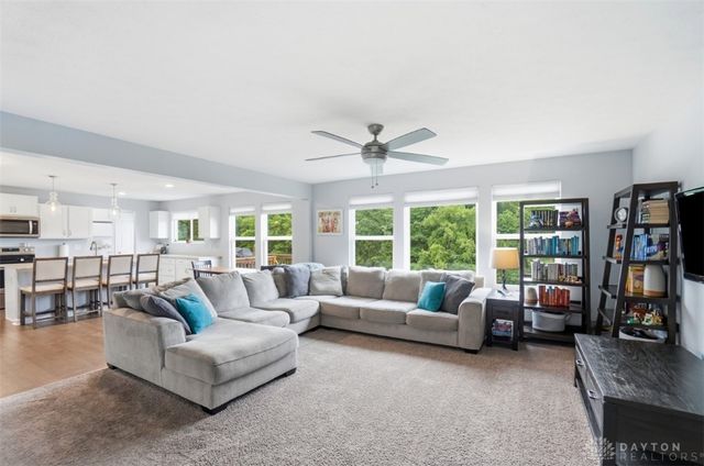 8952 Bluejay View Drive, Cleves, OH 45002