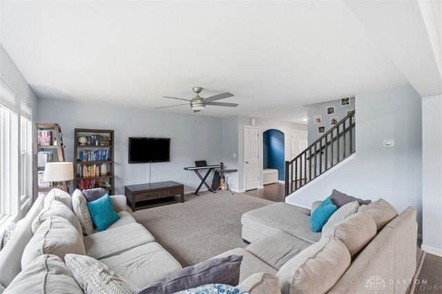 8952 Bluejay View Drive, Cleves, OH 45002