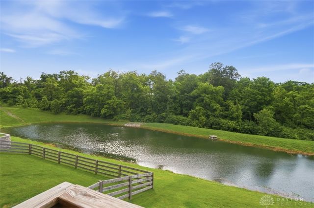 8952 Bluejay View Drive, Cleves, OH 45002