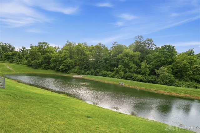 8952 Bluejay View Drive, Cleves, OH 45002