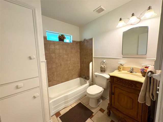 105 Calloway Dr., Hughes Springs, TX 75656