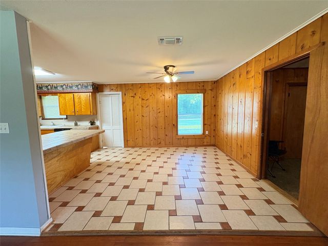 105 Calloway Dr., Hughes Springs, TX 75656