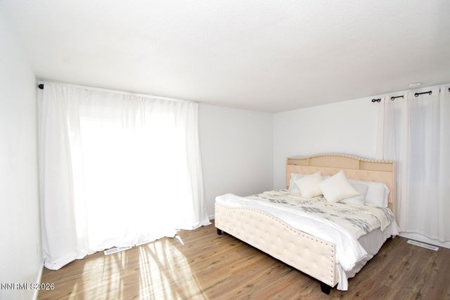 6770 Evening Star Drive, Sparks, NV 89436