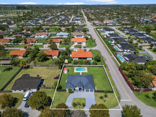13205 SW 218th Ter, Miami, FL 33170