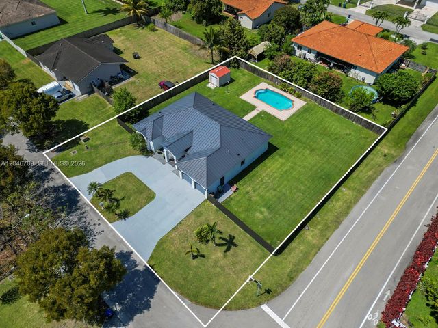 13205 SW 218th Ter, Miami, FL 33170