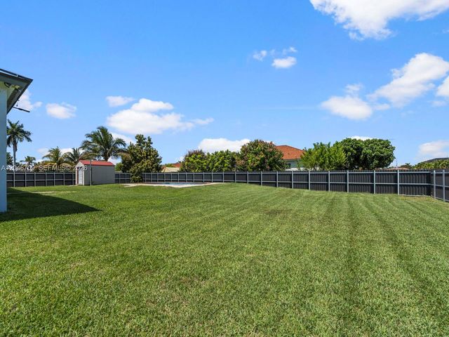 13205 SW 218th Ter, Miami, FL 33170