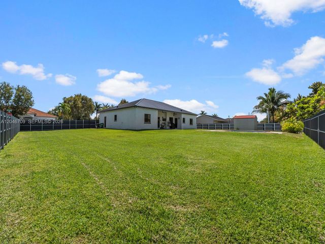 13205 SW 218th Ter, Miami, FL 33170