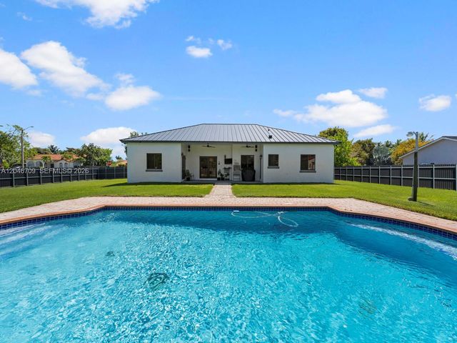 13205 SW 218th Ter, Miami, FL 33170
