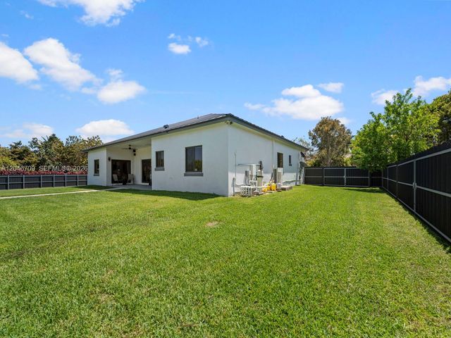 13205 SW 218th Ter, Miami, FL 33170