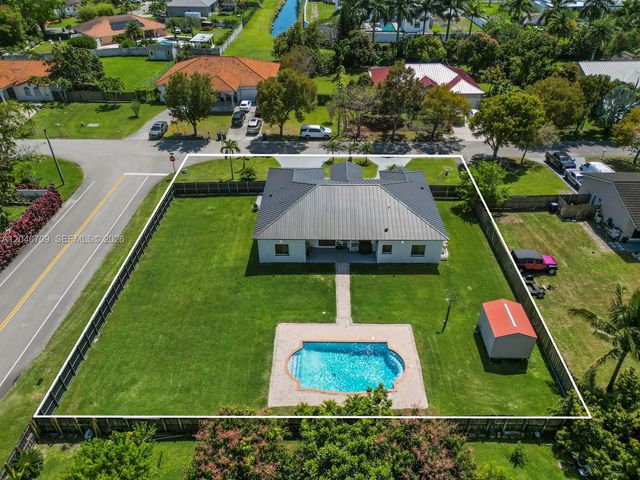 13205 SW 218th Ter, Miami, FL 33170